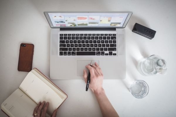 Digital Nomad Taxes: A Guide to Staying Compliant